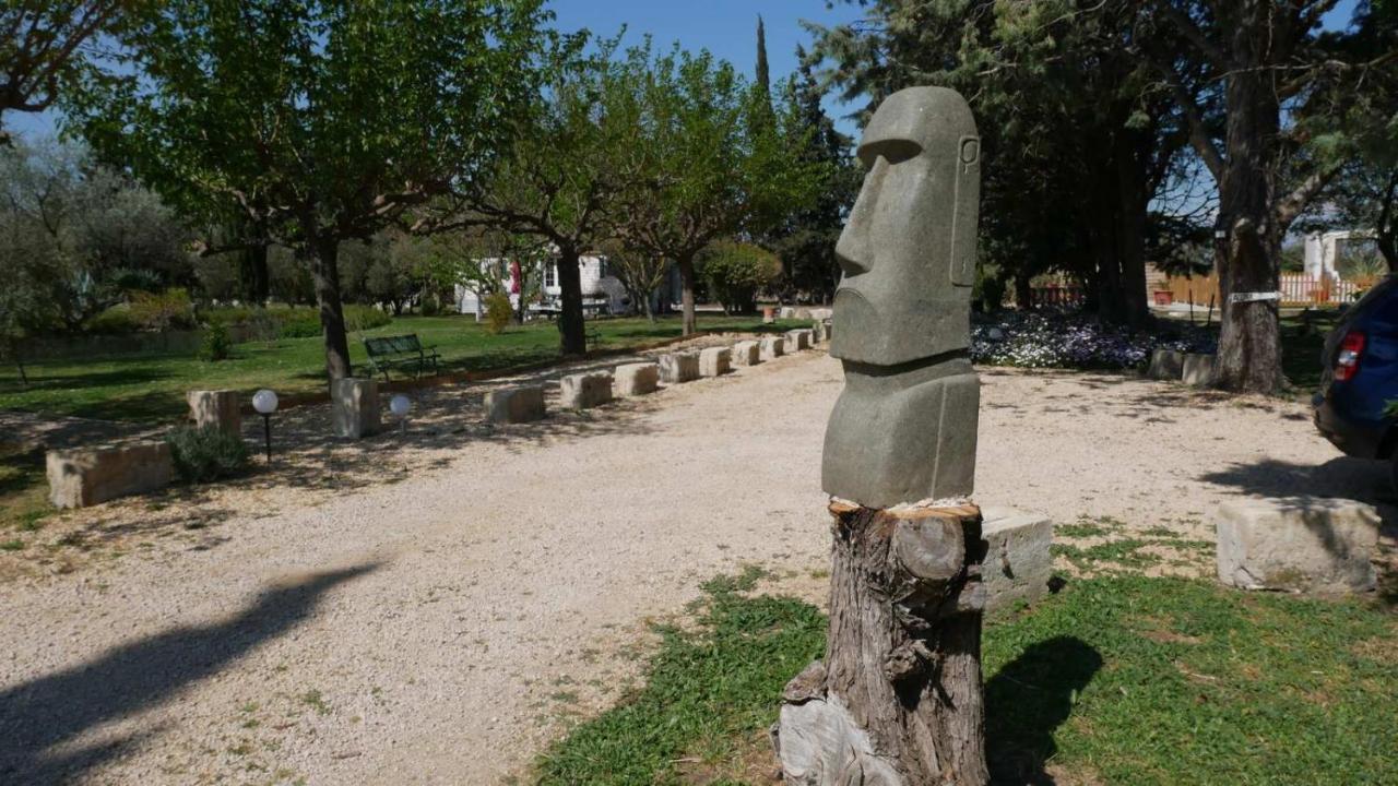 Mas Maurane - Les Lavandes Aux Portes D'Arles Appartement Tarascon Buitenkant foto